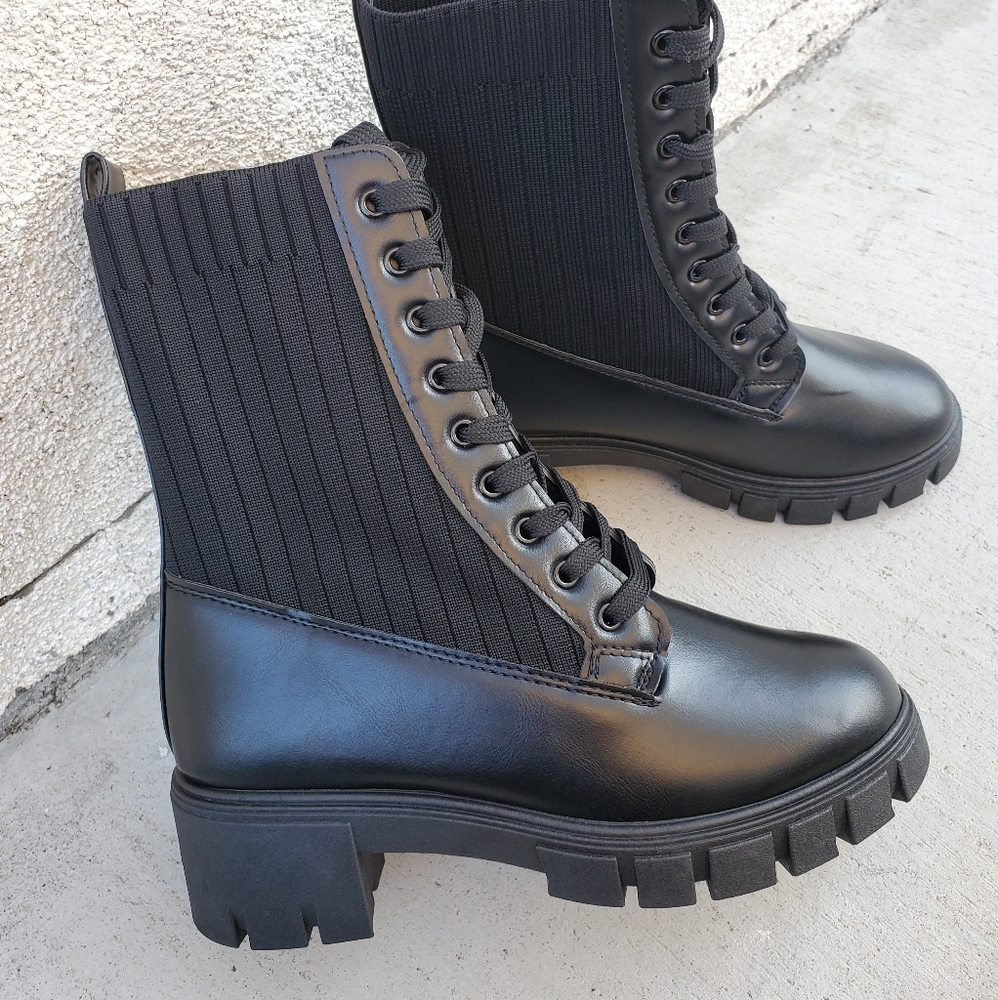 Women Black Lace Up Lug Sole Boot